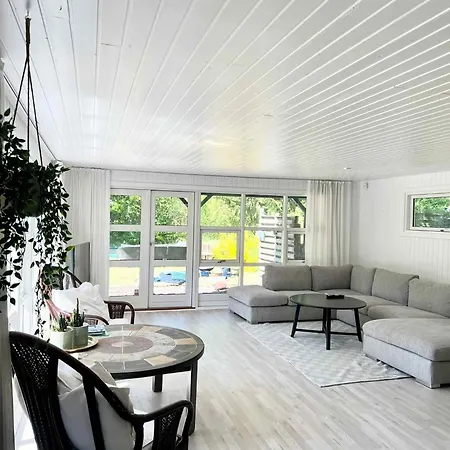 Charming Summer House On A Secluded Plot * Glesborg