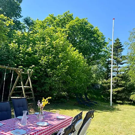Charming Summer House On A Secluded Plot Hébergement de vacances Glesborg
