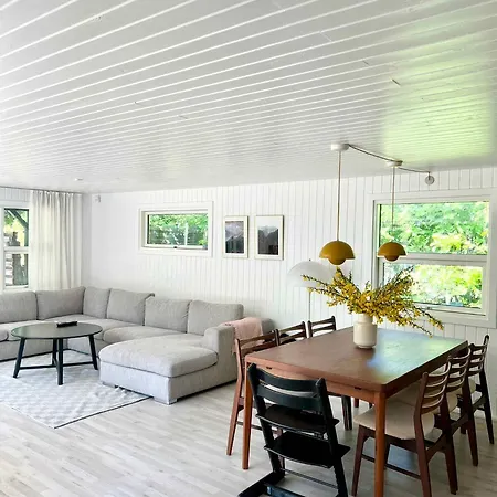 Charming Summer House On A Secluded Plot * Glesborg