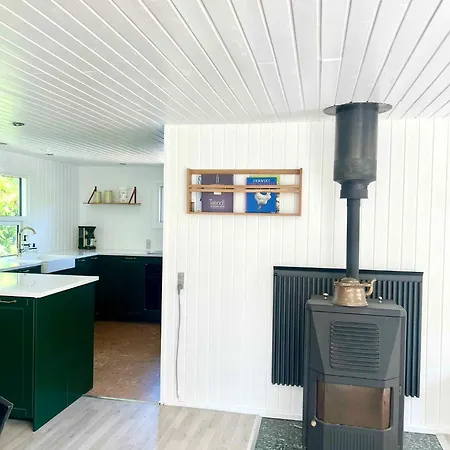 Semesterbostad Charming Summer House On A Secluded Plot *