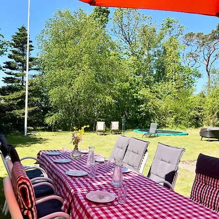 Semesterbostad Charming Summer House On A Secluded Plot *