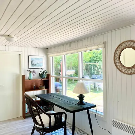 Charming Summer House On A Secluded Plot * Glesborg
