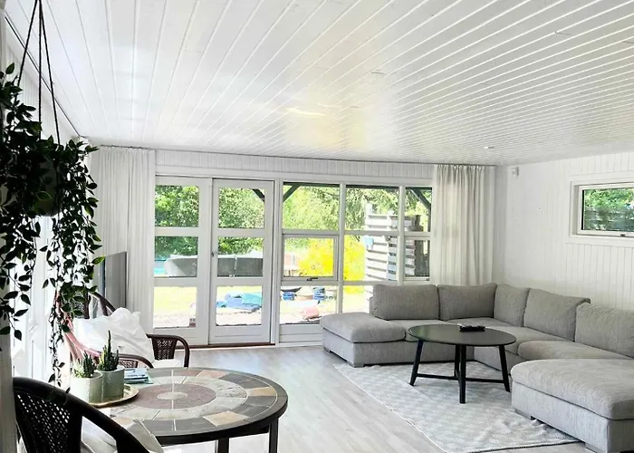 Charming Summer House On A Secluded Plot * Glesborg