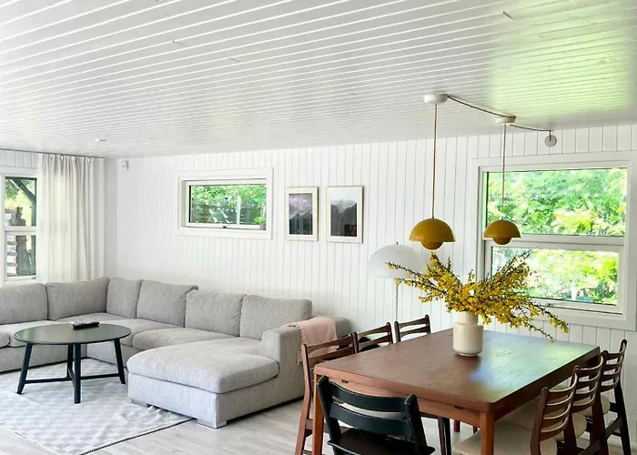 Charming Summer House On A Secluded Plot * Glesborg